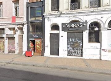 chile/valparaiso/barrio-puerto/nightclub/living-club-valparaiso