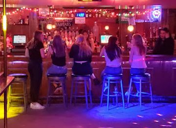 Level B Bar, Lounge, & Dancing