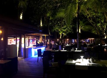 maldives/dhangethi-island/nightclub/vibes-bar