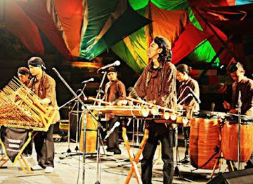 indonesia/yogyakarta/malioboro/nightclub/angklung-malioboro-calungfunk