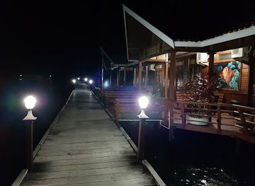 indonesia/pulau-derawan/nightclub/derawan-beach-cafe-cottage