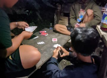 indonesia/raja-ampat/nightclub/adi-mart