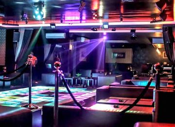 LEVEL CLUB & LOUNGE