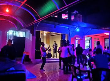 kenya/chyulu-hills/nightclub/bella-rosa-lounge