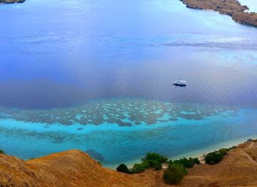 indonesia/komodo-national-park/nightclub/maika-komodo-tour-diving-komodo-island-tours-komodo-boat-tours-scuba-dive-komodo