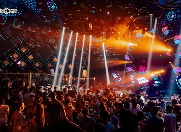 vietnam/phan-thiet/nightclub/paris-night-club-bar