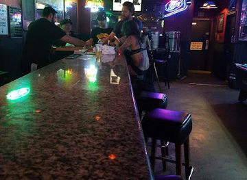 california/huntington-beach/nightclub/distractions-lounge