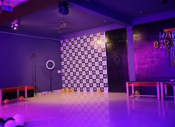 india/agra/sikandra/nightclub/the-plug-lounge-disc