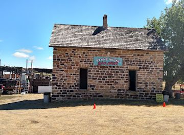south-dakota/belle-fourche-reservoir/nightclub/stone-house-saloon