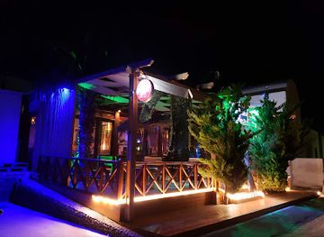 greece/santorini/perissa/nightclub/memories