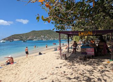 saint-vincent-and-the-grenadines/bequia/nightclub/fay-s-bar