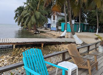 belize/southern-belize-barrier-reef/nightclub/sunset-bar