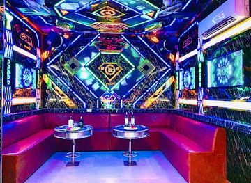 vietnam/hue/phu-huong/nightclub/karaoke-huong-ngoc-lan