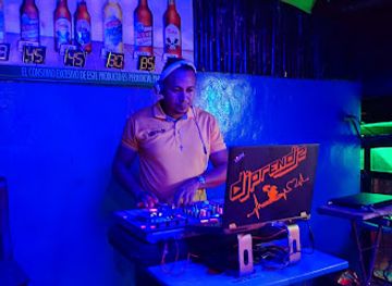 nicaragua/apoyo-lagoon/nightclub/discoteca-luna-llena