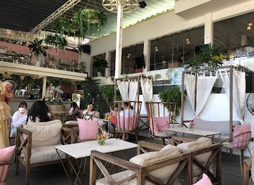 vietnam/vung-tau/front-beach/nightclub/gazebo