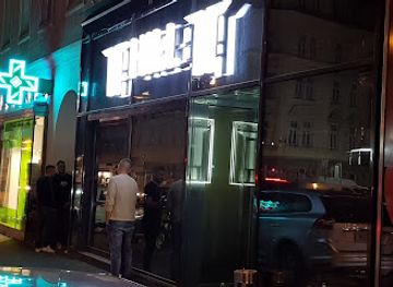 Hill Vienna Club Lounge Bar