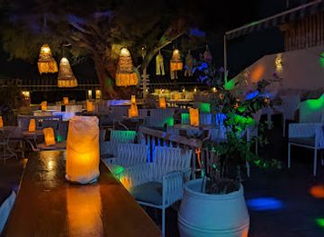 greece/santorini/kamari/nightclub/albatross