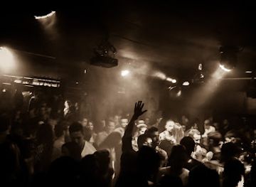 switzerland/zurich-lake/nightclub/club-bellevue