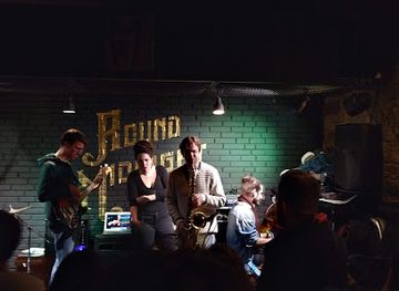 italy/trieste/nightclub/round-midnight