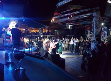 bulgaria/rila-mountains/nightclub/club-mixtape-5