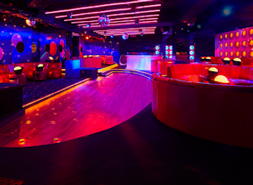 france/cannes/palm-beach/nightclub/bisous-bisous-club