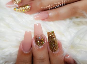 honduras/roatan/nightclub/dino-nails-roatan