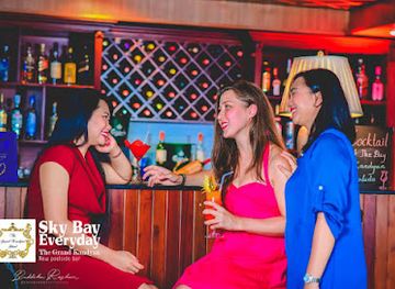 sri-lanka/kandy/nightclub/skybay-bar-the-grand-kandyan-hotel