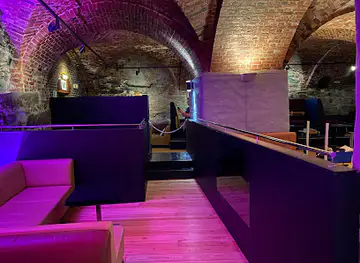 Me nightclub