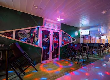 Shooters Lounge