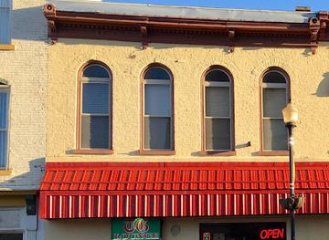 west-virginia/fairmont/nightclub/t-g-s-lounge-cafe