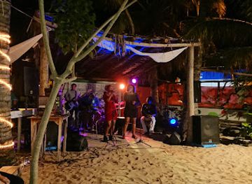 mozambique/tofo-beach/nightclub/dathonga-art-gallery-praia-de-tofo-mozambique
