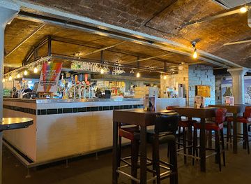 united-kingdom/liverpool/albert-dock/bar/revolution-liverpool-albert-dock