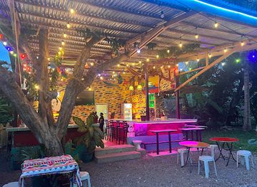 philippines/bohol/panglao/nightclub/narcos-cantina