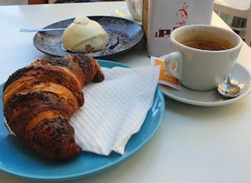 italy/herculaneum/nightclub/bar-sandwich-herculaneum-cafe