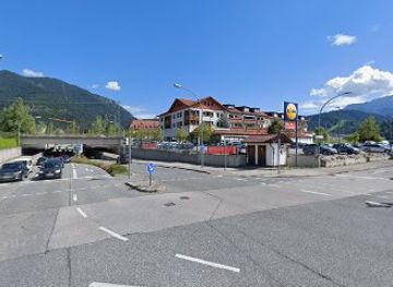 germany/bavarian-alps/nightclub/cavemen-rockband