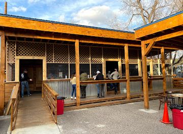 Win Place & Show Bar & Package Liquor Store
