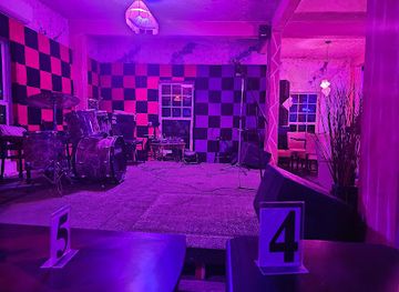 cameroon/mount-cameroon-national-park/nightclub/prime-22-hotel