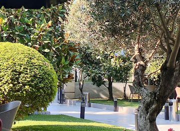 albania/fieri/nightclub/l-amour