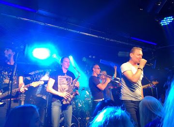 estonia/mulgimaa/nightclub/red