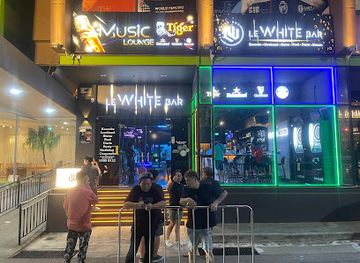singapore/clementi/nightclub/le-white-bar