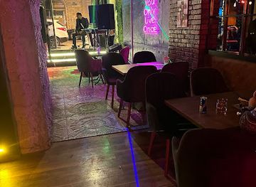 azerbaijan/baku/fountain-square/nightclub/paramount-baku