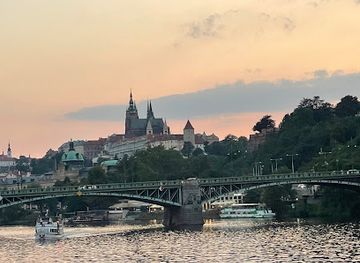 czechia/prague/stare-mesto/nightclub/boat-party-prague-dock-10