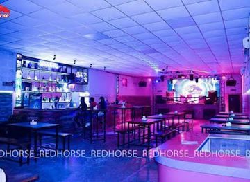 Red Horse Pub & Music Bar