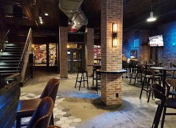 south-dakota/sioux-falls/falls-park/nightclub/pave