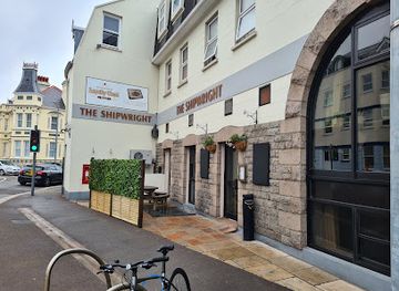 The Shipwright - Bar Lounge Entertainment
