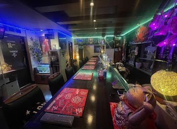 japan/hiroshima/hiroshima-castle/nightclub/Yazawa-Stand-Santa