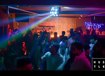 india/delhi/hauz-khas-village/nightclub/hustle