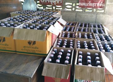 thailand/sukhothai/nightclub/yod-meray-suraklan