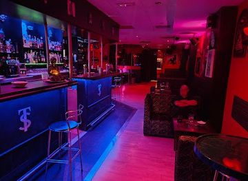 spain/madrid/nightclub/sala-trivial-club-ambiente-liberal