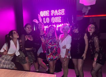 NAVARI LOUNGE CLUB